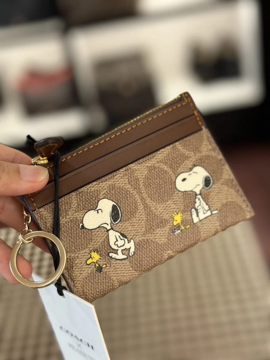 Coach x Peanuts Snoopy Mini Skinny ID Case Tan | C4593