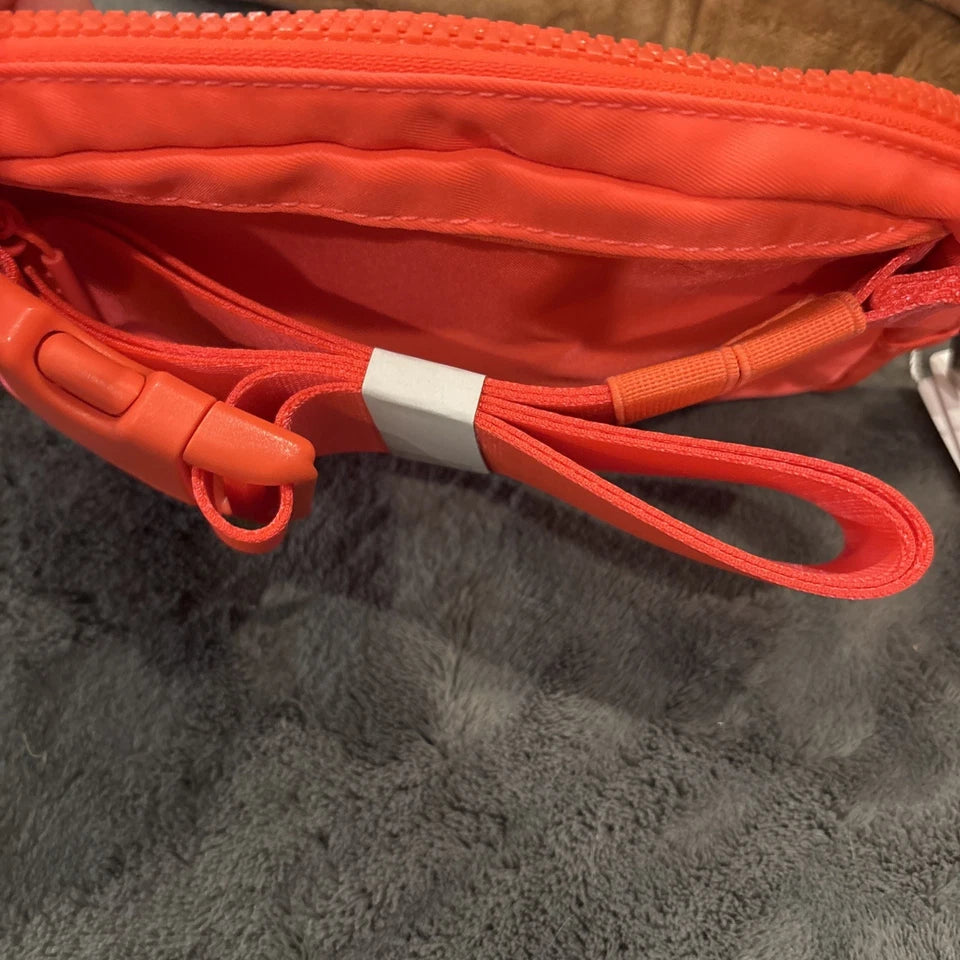 Lululemon Everywhere Belt Bag 1L Pink Pearl Rose Gold